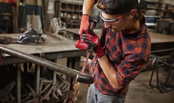 Изображение товара Ленточная шлифовальная машина Milwaukee M12 FBFL13-0 / 4933480960