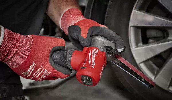 Изображение товара Ленточная шлифовальная машина Milwaukee M12 FBFL13-0 / 4933480960