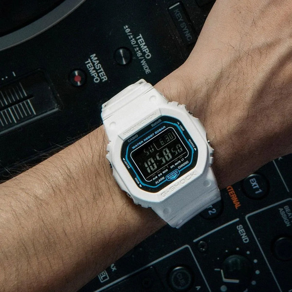 Изображение товара Часы наручные унисекс Casio DW-B5600SF-7E