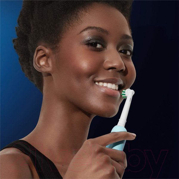 Изображение товара Электрическая зубная щетка Oral-B Pro 1 500  D305.513.3 (бирюзовый)
