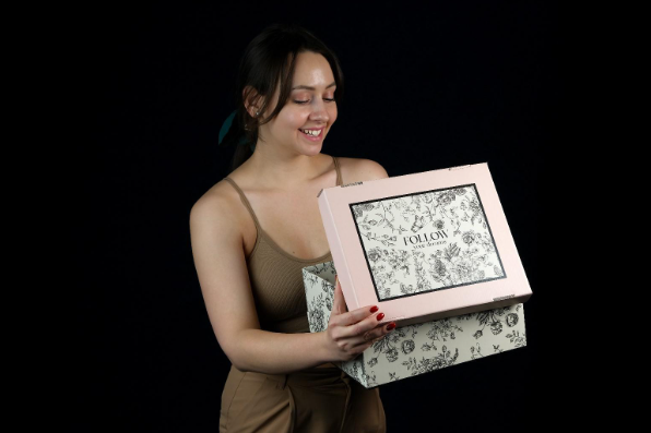 Изображение товара Коробка подарочная Дарите счастье Цветы / 5306138