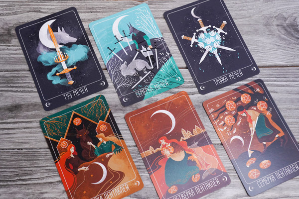 Изображение товара Гадальные карты АСТ Таро Лунной ведьмы / 9785171580131