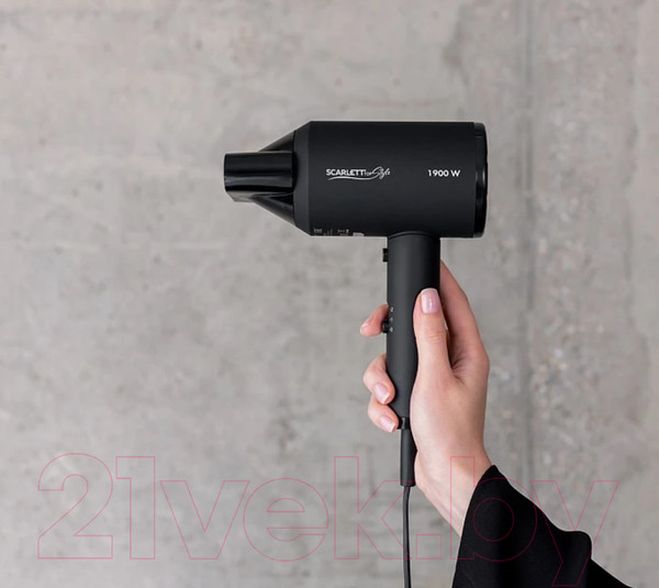 Изображение товара Компактный фен Scarlett SC-HD70I37 (черный)