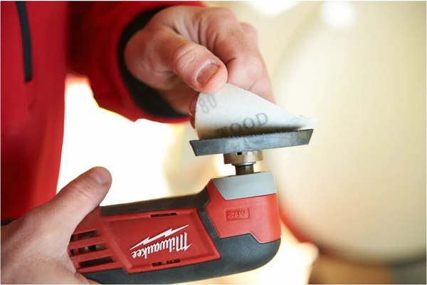 Изображение товара Набор электроинструмента Milwaukee М12 ВPP2D-402В / 4933441250 (с многофункциональным инстр.)