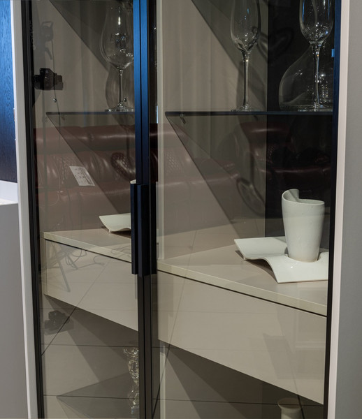 Изображение товара Шкаф с витриной Мебель-Неман Модена МН-048-22-Ц2 (персидский жемчуг/лунный камень/черный/графит)