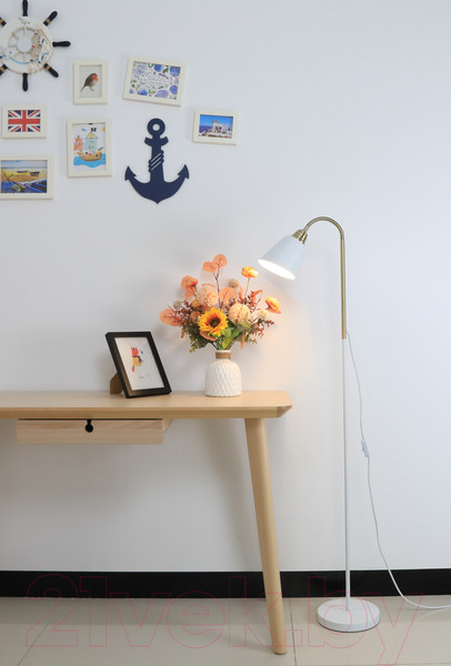 Изображение товара Торшер ArtStyle HT-731W (белый/латунь)