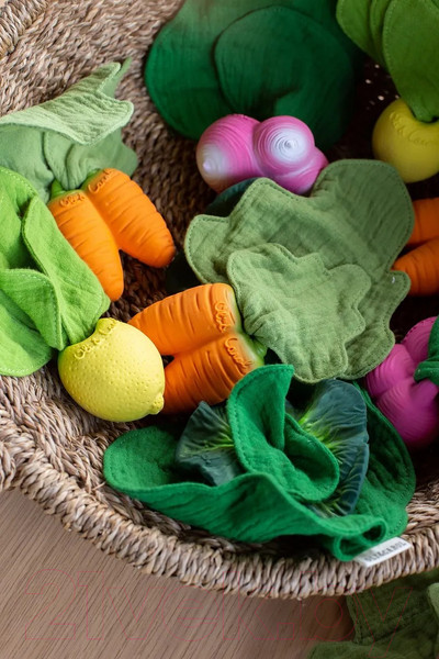 Изображение товара Прорезыватель для зубов Oli & Carol Mindou (Radish)