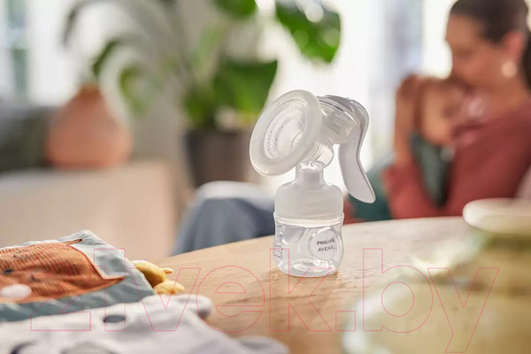 Изображение товара Набор для грудного вскармливания Philips AVENT Natural Motion с бутылочкой для кормления / SCD210/03