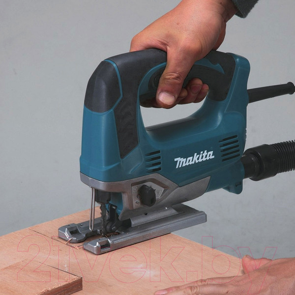 Изображение товара Профессиональный электролобзик Makita JV0600K
