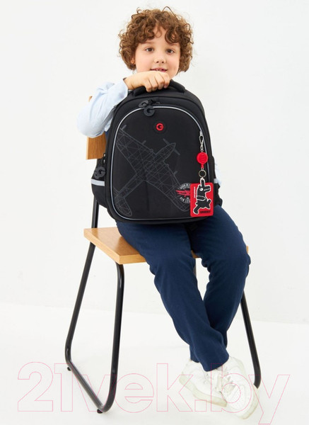 Изображение товара Школьный рюкзак Grizzly RAz-487-7 (черный/красный)