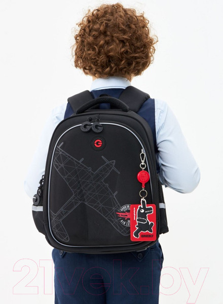 Изображение товара Школьный рюкзак Grizzly RAz-487-7 (черный/красный)
