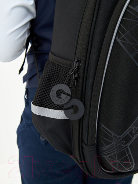 Изображение товара Школьный рюкзак Grizzly RAz-487-7 (черный/красный)