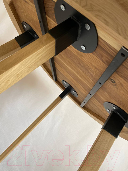 Изображение товара Обеденный стол SemWood СОД-М4/900.900К