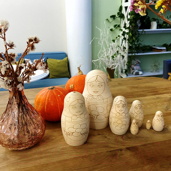 Изображение товара Набор заготовок для творчества Брестская Фабрика Сувениров Матрешки с контурами в виде цветов / blank7_flo