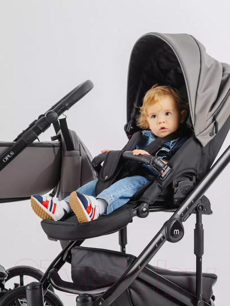 Изображение товара Детская универсальная коляска MOWbaby Opus 3 в 1 (Classic Grey)