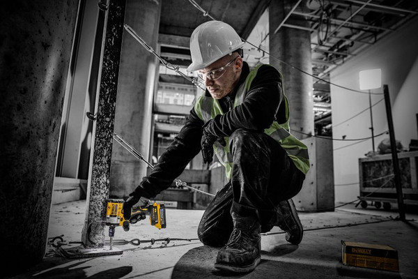 Изображение товара Профессиональный гайковерт DeWalt DCF921D2T