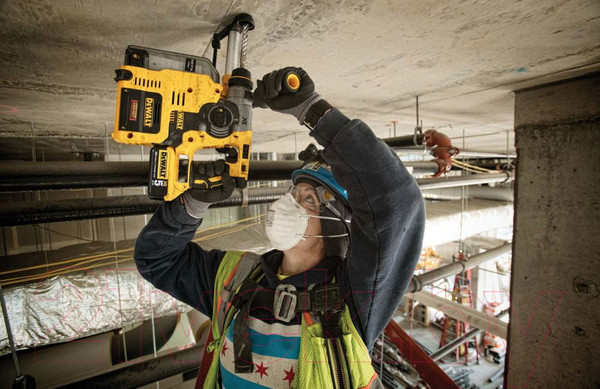 Изображение товара Профессиональный перфоратор DeWalt DCH273P2T