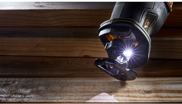 Изображение товара Профессиональная сабельная пила DeWalt DCS382N