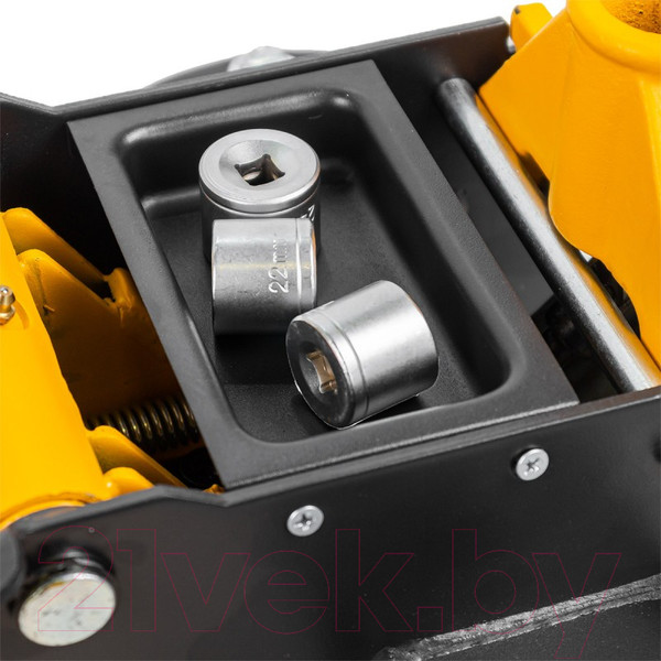 Изображение товара Подкатной домкрат JCB TH32515 (2.5т)