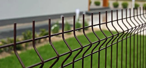 Изображение товара 3D панель заборная Белзабор Medium RAL 8017 GL 1230x2500мм