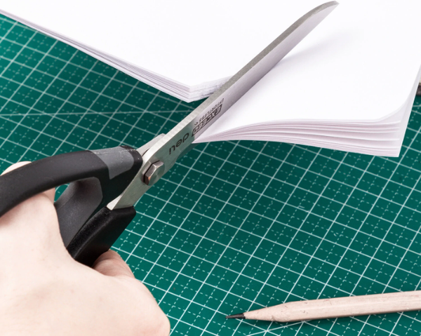 Изображение товара Ножницы канцелярские Deli E77762 (серый)