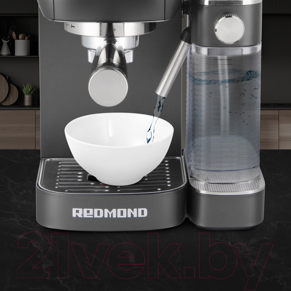 Изображение товара Кофеварка эспрессо Redmond CM702 (черный/хром)