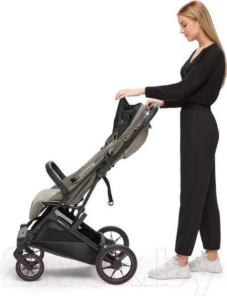 Изображение товара Детская прогулочная коляска Inglesina Maior / AG85R0TDBRU (Tundra Beige)