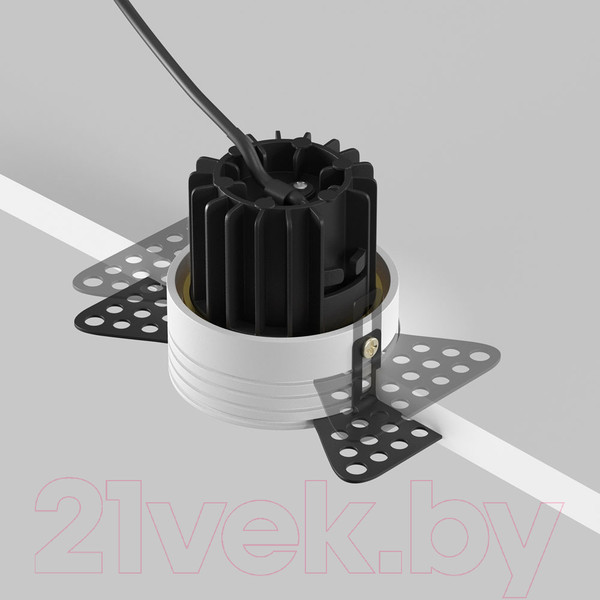 Изображение товара Точечный светильник Maytoni Round DL058-7W3K-TRS-BS