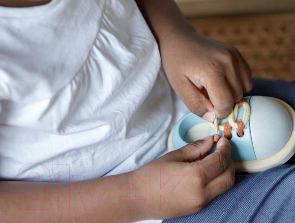 Изображение товара Развивающий игровой набор Plan Toys Шнуровка Башмачок / 5409