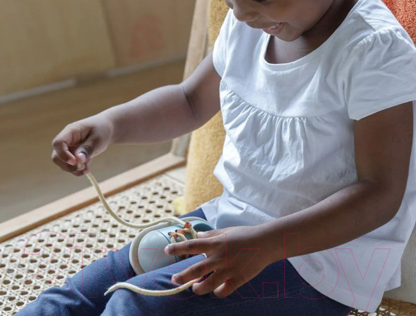 Изображение товара Развивающий игровой набор Plan Toys Шнуровка Башмачок / 5409