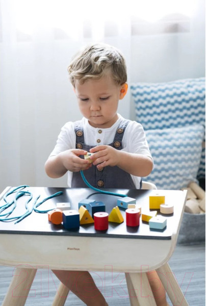 Изображение товара Развивающий игровой набор Plan Toys Шнуровка Фигуры / 5466