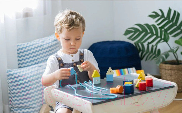 Изображение товара Развивающий игровой набор Plan Toys Шнуровка Фигуры / 5466