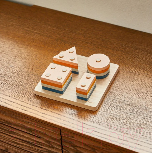 Изображение товара Сортер Plan Toys Доска с геометрическими фигурами / 5476