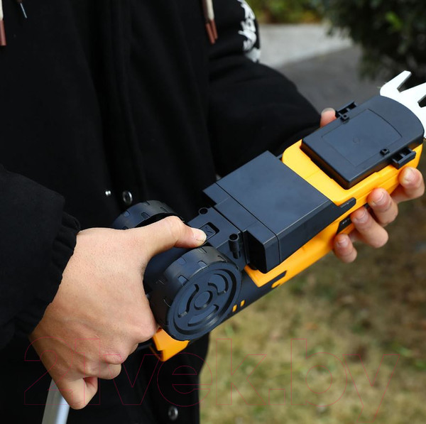 Изображение товара Кусторез аккумуляторный Deko DKGS8 Pro / 063-4473