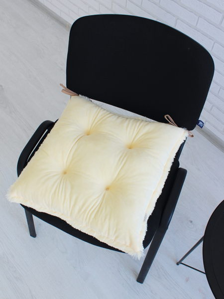 Изображение товара Подушка на стул Lanatex Plush 0350 / 22337 (44x44x10см, сливочный)