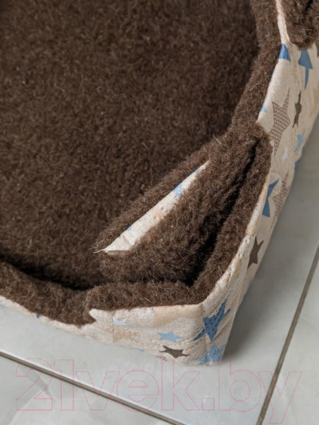 Изображение товара Лежанка для животных Lanatex 169 / 22178 (71x69x1.5, коричневый)