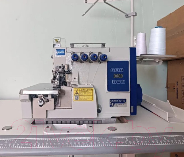 Изображение товара Промышленный оверлок Shunfa Со столом F3-4D
