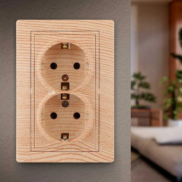 Изображение товара Розетка INTRO Plano 1-205-11 / Б0053922 (сосна)