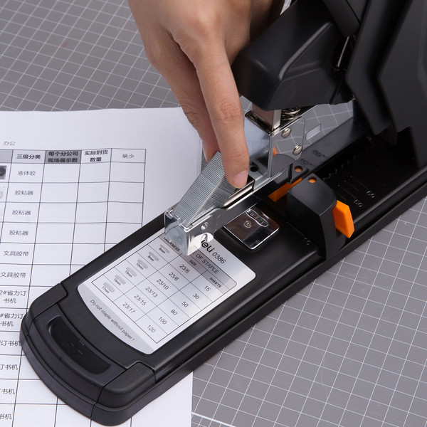 Изображение товара Скобы канцелярские Deli Essential №23/17 / 0017 (1000шт)