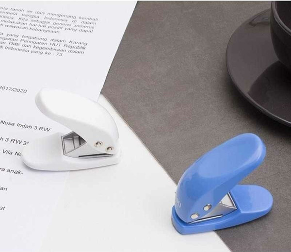 Изображение товара Дырокол Deli Start / 0111 (белый)