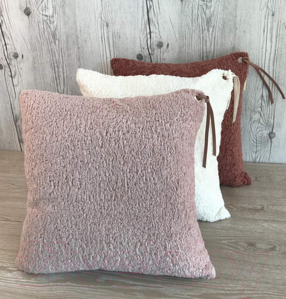 Изображение товара Наволочка декоративная Sofi de Marko Лама 45х45 / Нав-Лк01-45х45 (кофейный)