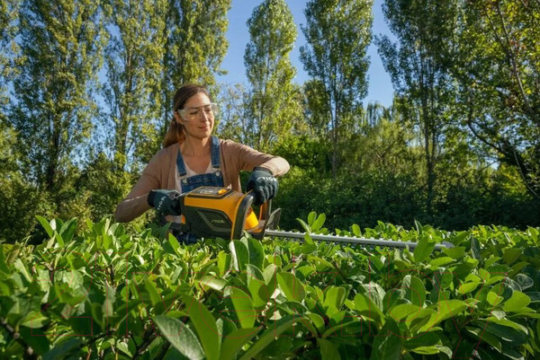 Изображение товара Кусторез аккумуляторный Stiga HT 500e (278300008/ST3)