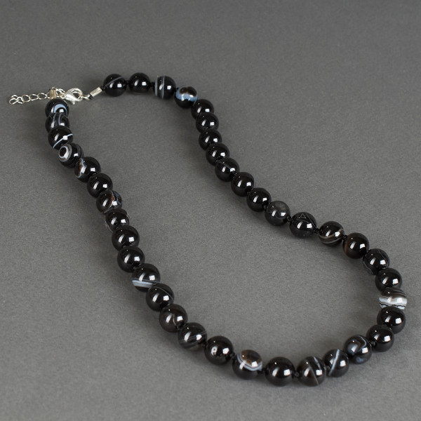 Изображение товара Бусы Wolves Агат 3038 (черный)