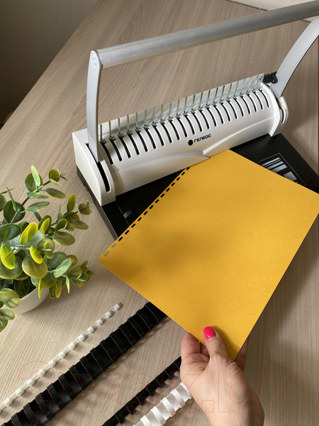 Изображение товара Пружины для переплета Гелеос BCA4-32WB 32мм (белый/черный)