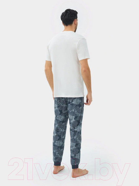 Изображение товара Комплект домашней одежды Mark Formelle 591043 (р.108-98-182/188, молочный/графитовый камуфляж)
