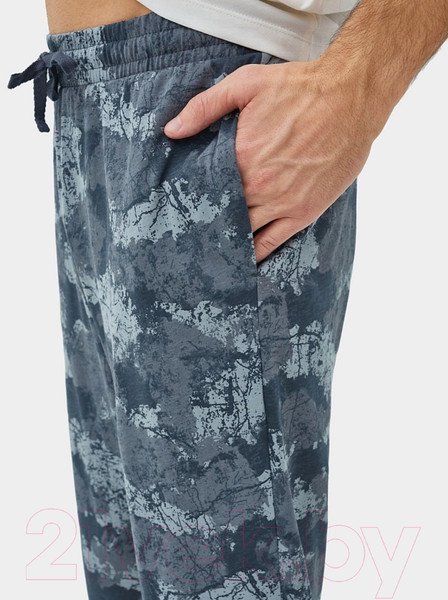 Изображение товара Комплект домашней одежды Mark Formelle 591043 (р.108-98-182/188, молочный/графитовый камуфляж)