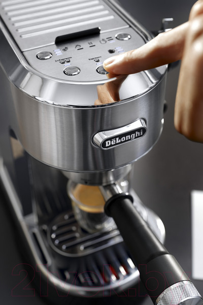 Изображение товара Кофеварка эспрессо DeLonghi EC950.M