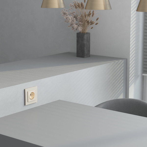 Изображение товара Рамка для выключателей и розеток Werkel Senso W0013111 (шампань/стекло soft-touch)