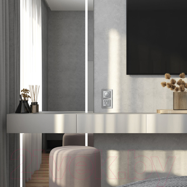 Изображение товара Рамка для выключателей и розеток Werkel Senso W0023106 (серебряный/стекло soft-touch)