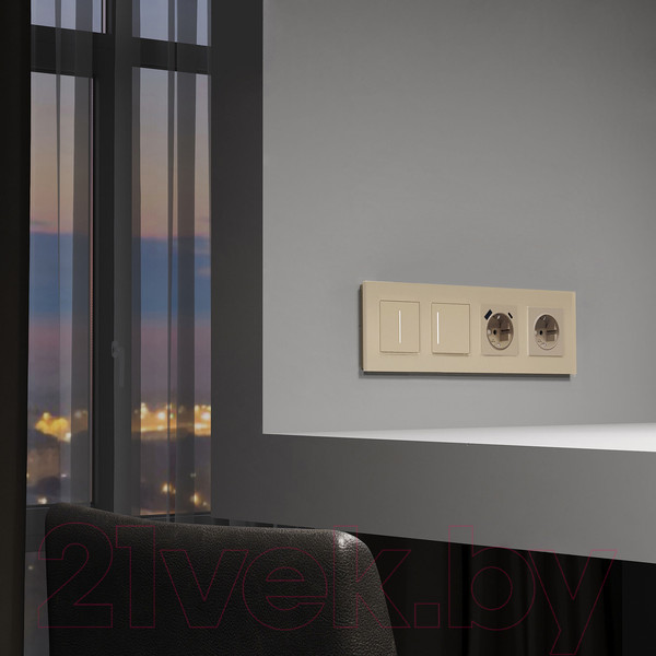 Изображение товара Рамка для выключателей и розеток Werkel Senso W0043111 (шампань/стекло soft-touch)